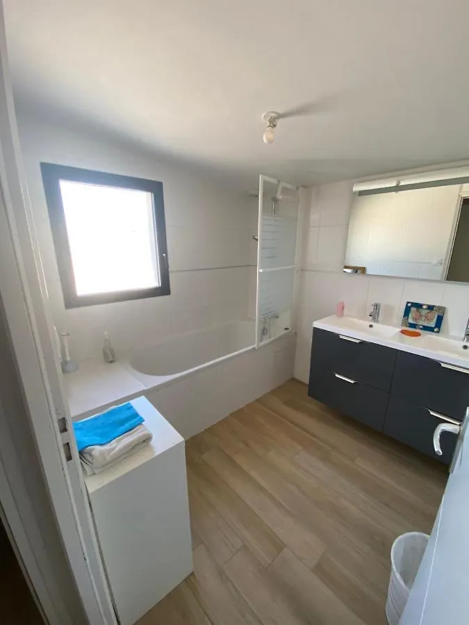 Maison Chaleureuse Chez L'Habitant Avec Parking Theix Privat bolig